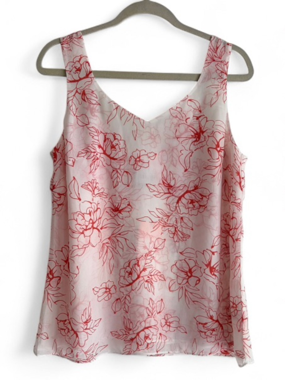 NEW CAbi #6325 Stencil Top Red and White Sleeveless Blouse Size M